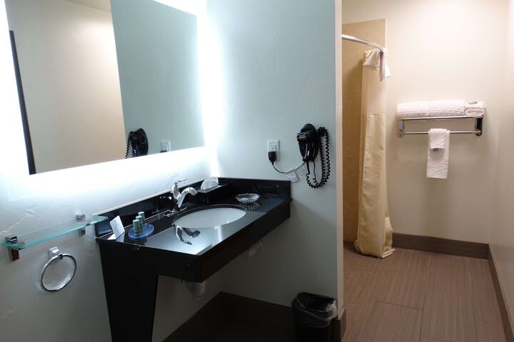 Room 26 of 40