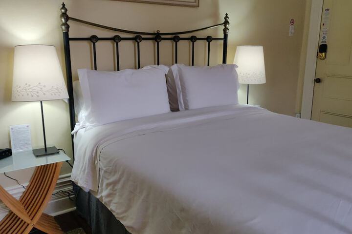 Room 6 of 31