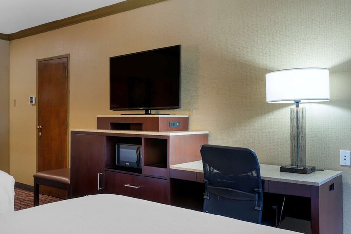 Room 28 of 50