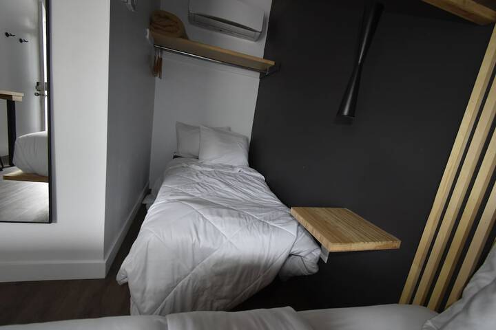 Room 10 of 33
