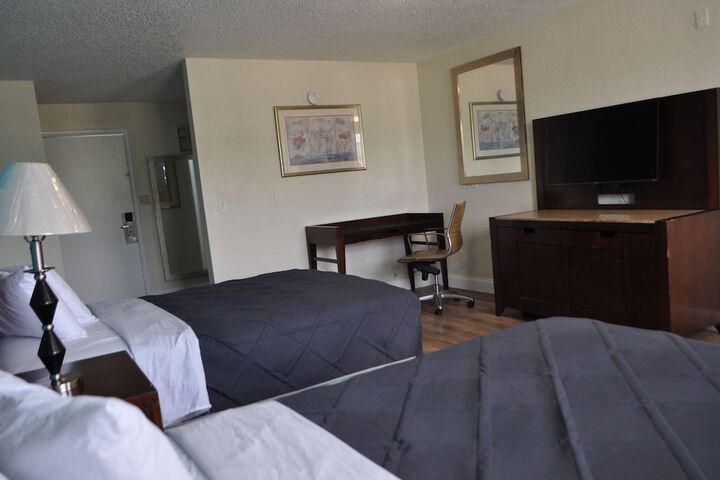 Room 25 of 46