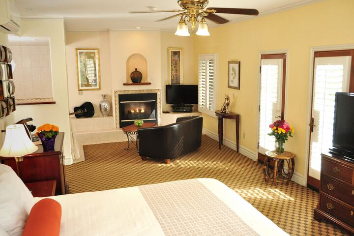 Room 143 of 221