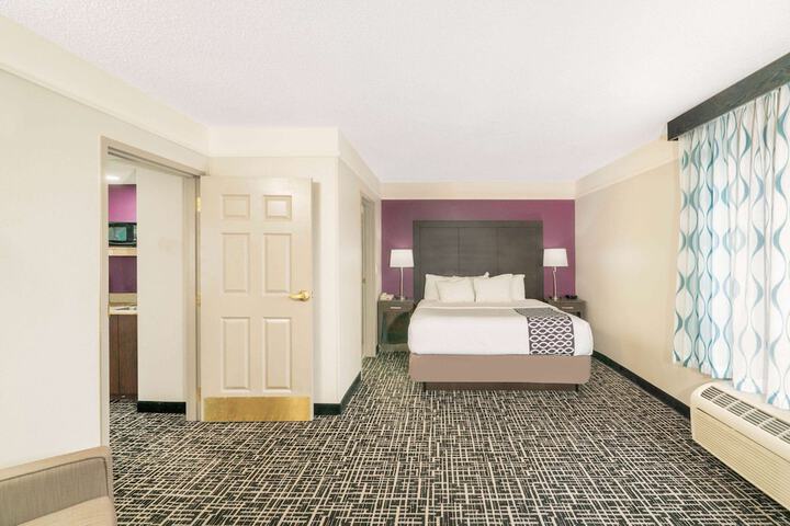Room 16 of 33