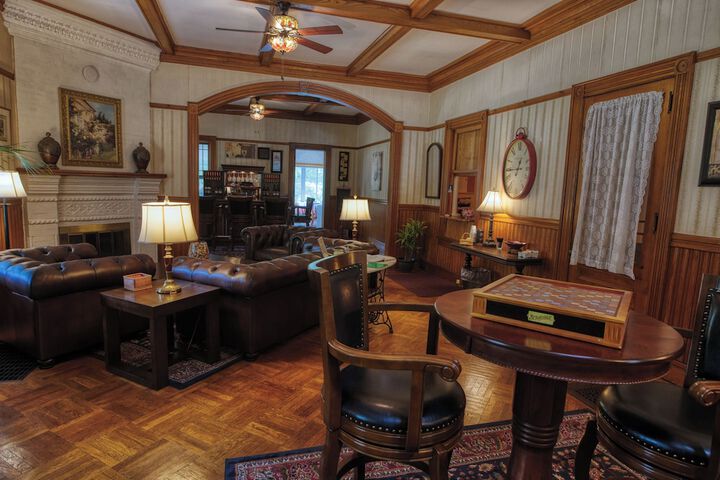 Rockwell Falls Inn and Wine Bar
