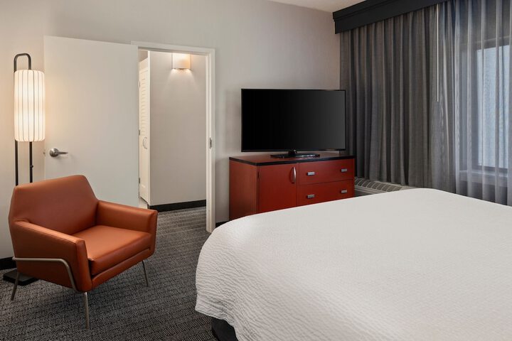 Courtyard Chicago Waukegan Gurnee
