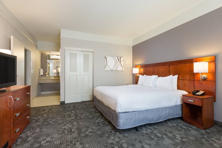 Room 15 of 27