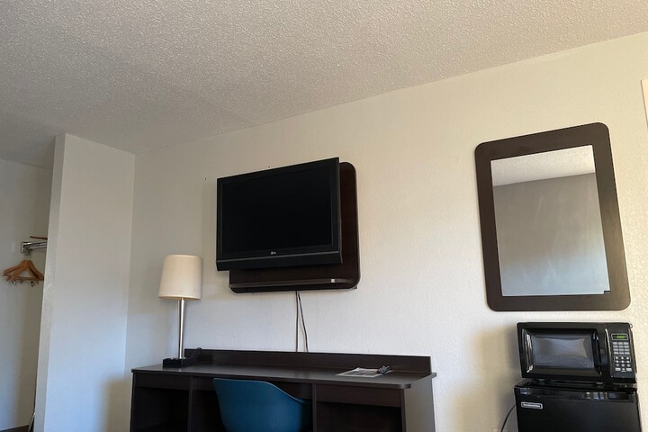 Room 18 of 35