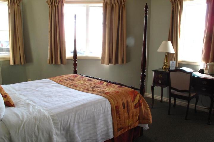 Room 17 of 48