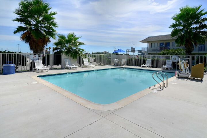 Pool 8 of 31