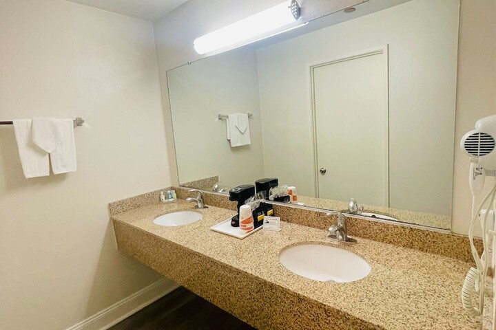 Room 19 of 49