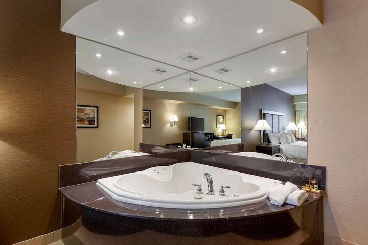 Room 35 of 64