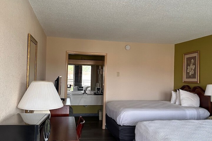Room 15 of 34