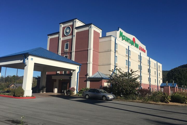 Mountain Inn & Suites