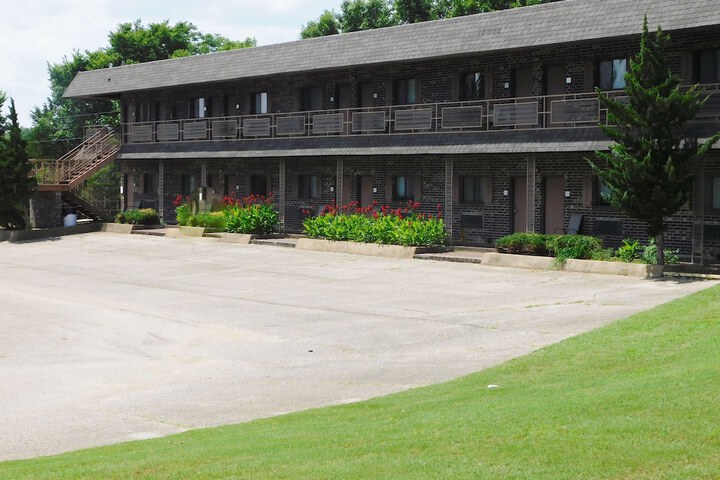 Cedar Glade Resort