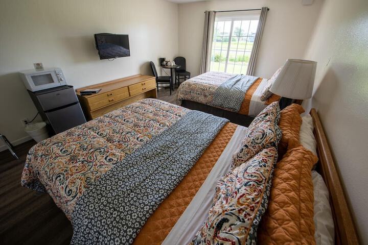 Room 32 of 48