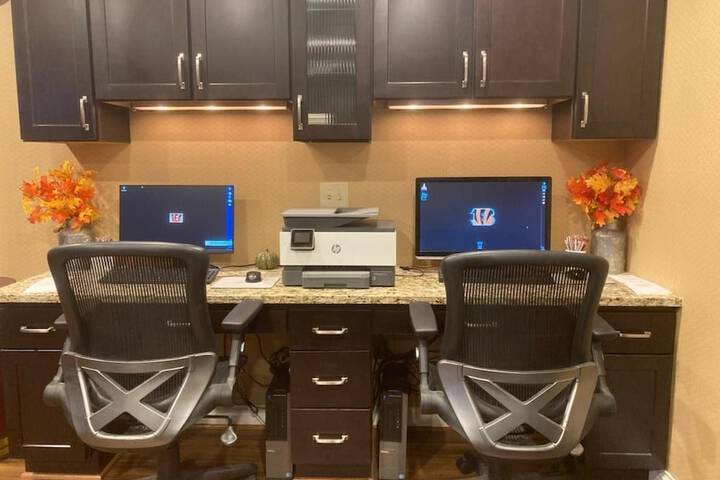 Business Center 56 of 57