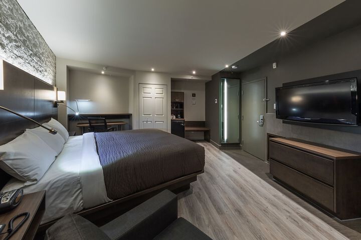 Room 34 of 107