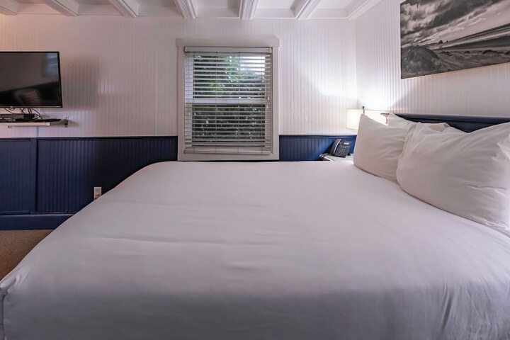 Cannon Beach Hotel Collection