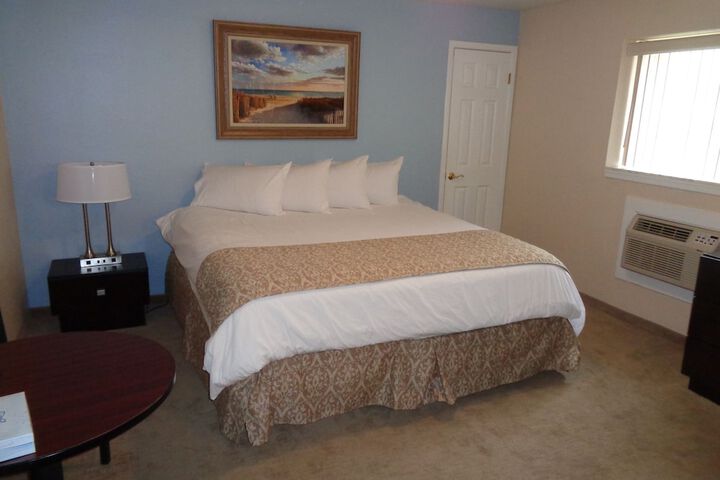 Room 11 of 38
