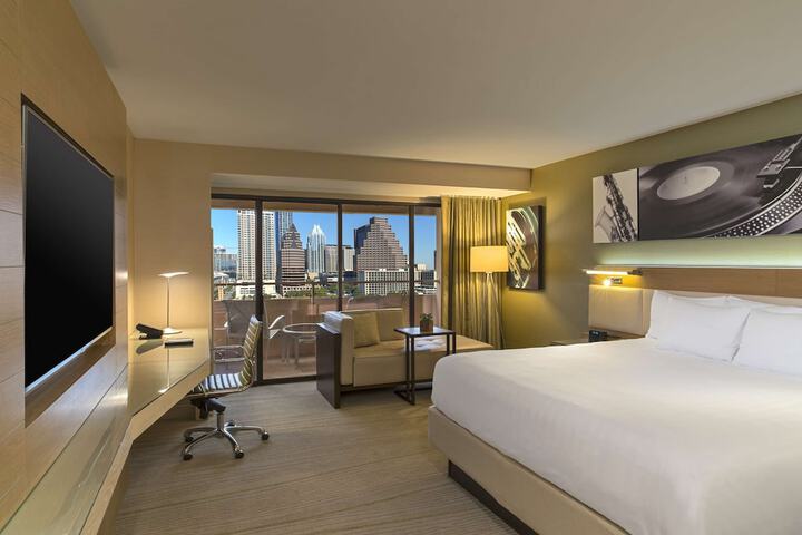 Room 27 of 47