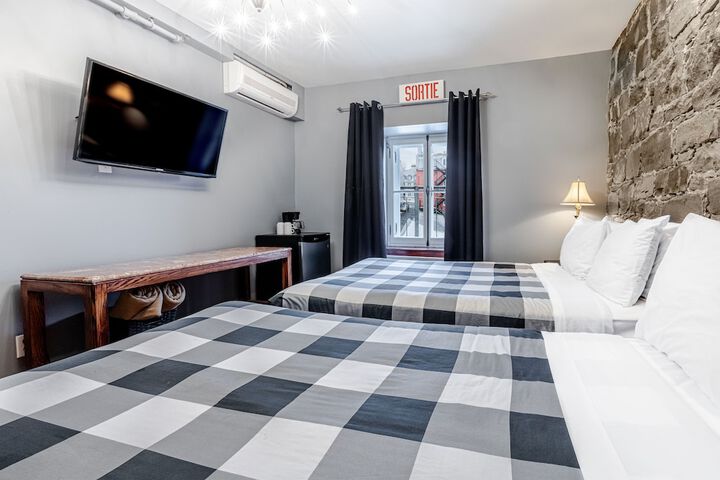 Room 16 of 28