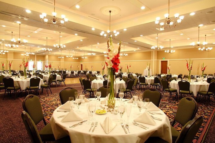 Ballroom/Hall 141 of 164