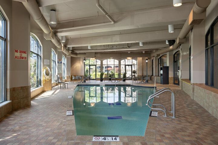 DoubleTree by Hilton North Vancouver
