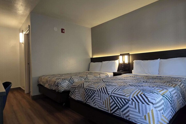 Room 25 of 36