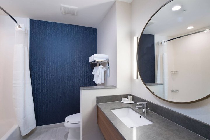 Room 12 of 25