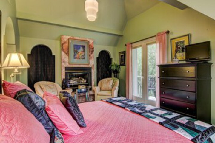 James Mulvey Carriage House Inn