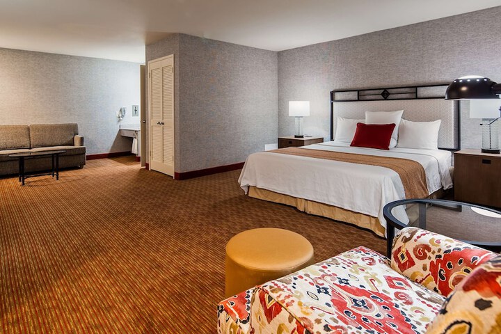 Room 9 of 18