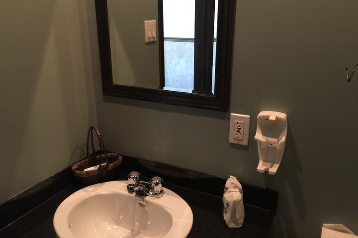 Room 5 of 21