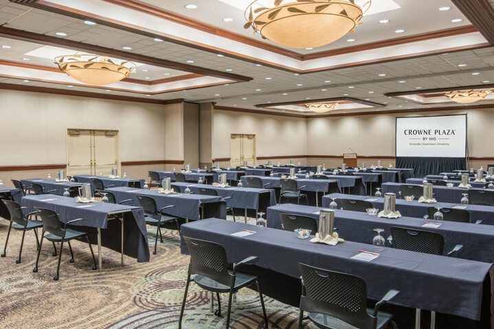 Crowne Plaza Knoxville Downtown University by IHG