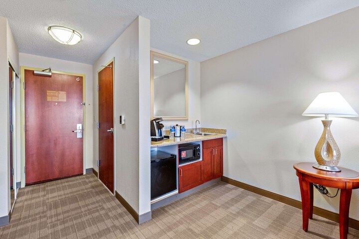 Room 50 of 127