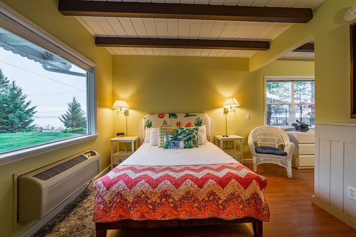 The Islander Inn