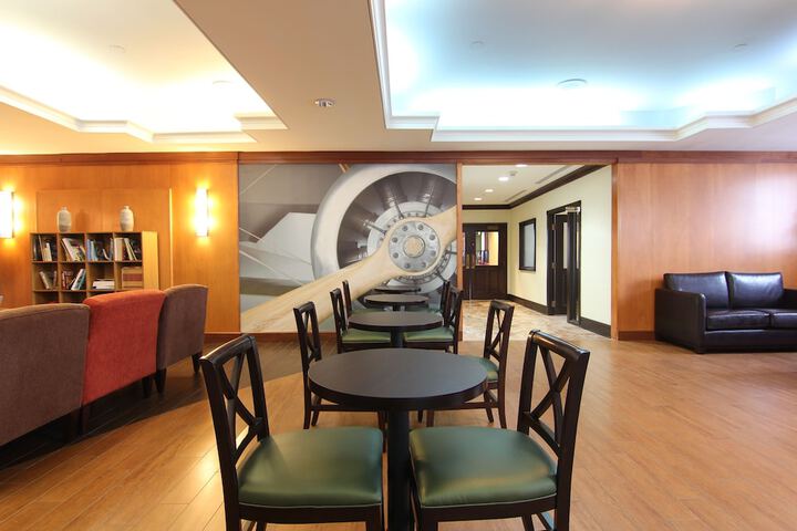Best Western Premier Toronto Airport Carlingview Hotel