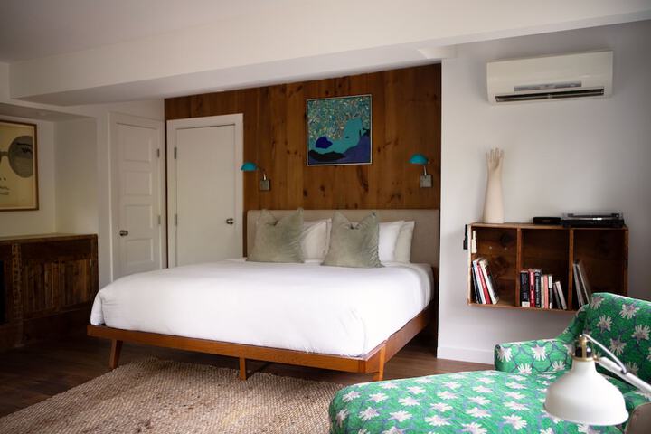Woodstock Way Hotel