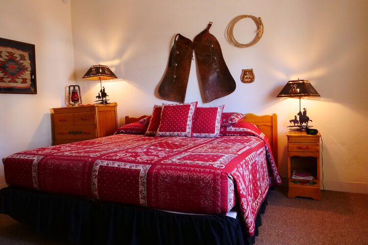 Room 27 of 32