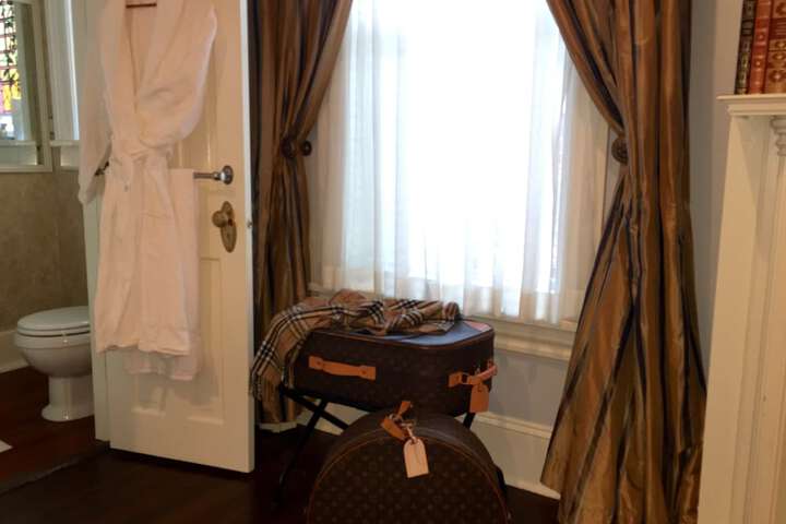 Room 18 of 37