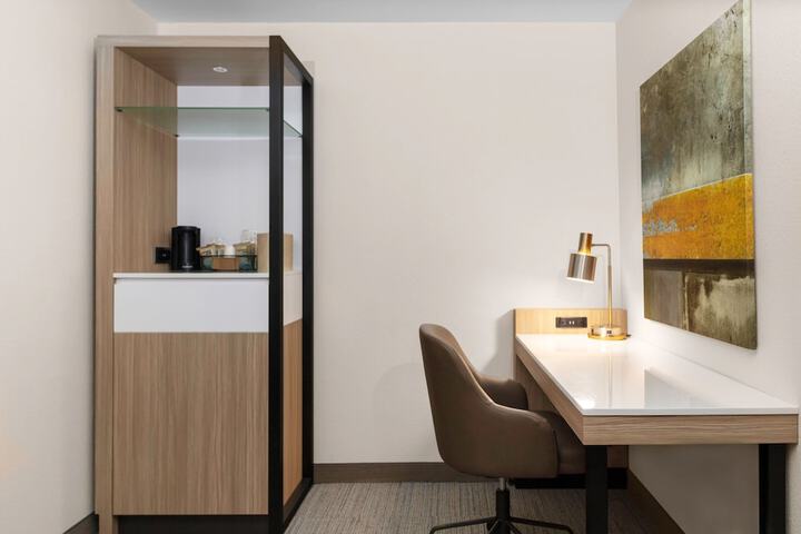 Room 15 of 27