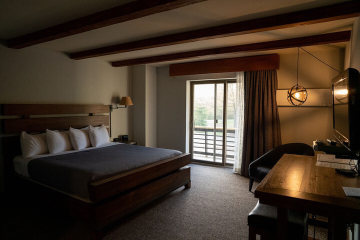 Room 54 of 64