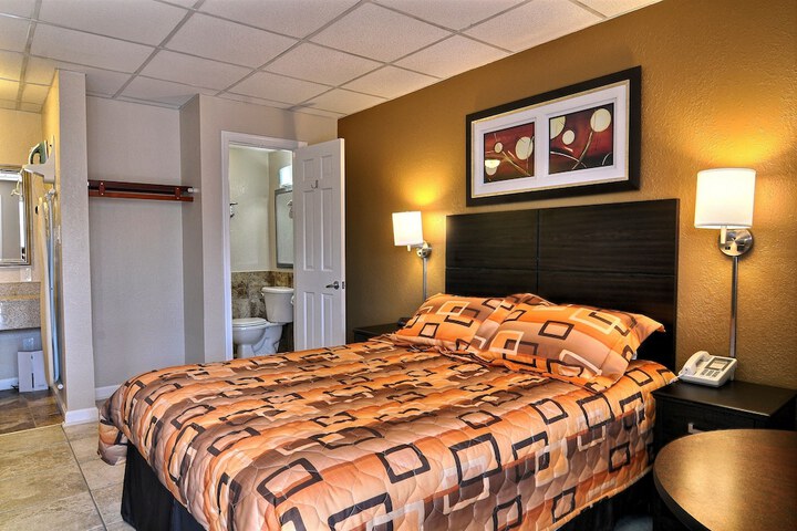 Room 26 of 34