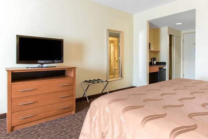 Room 25 of 36