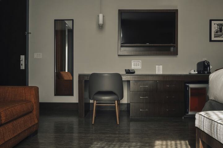 Room 33 of 71