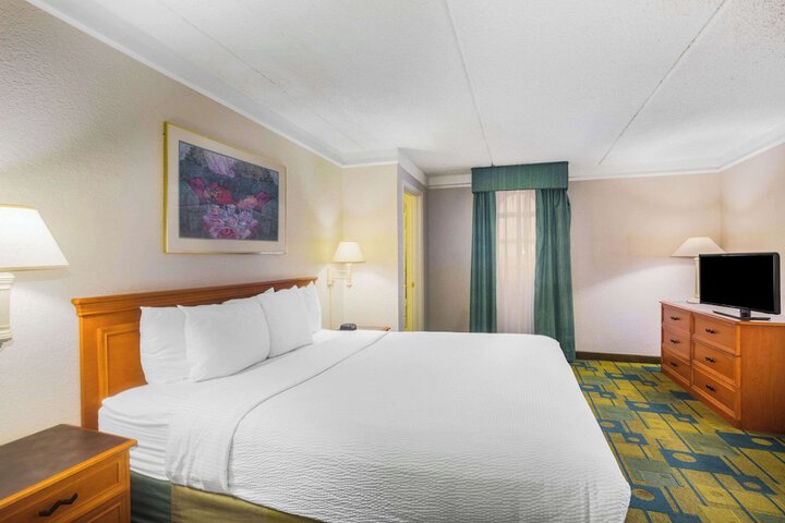 Room 21 of 28