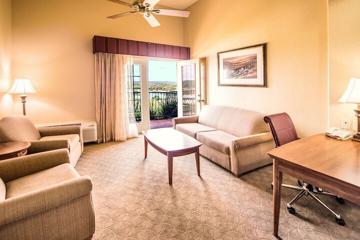 La Quinta Inn & Suites by Wyndham Marble Falls