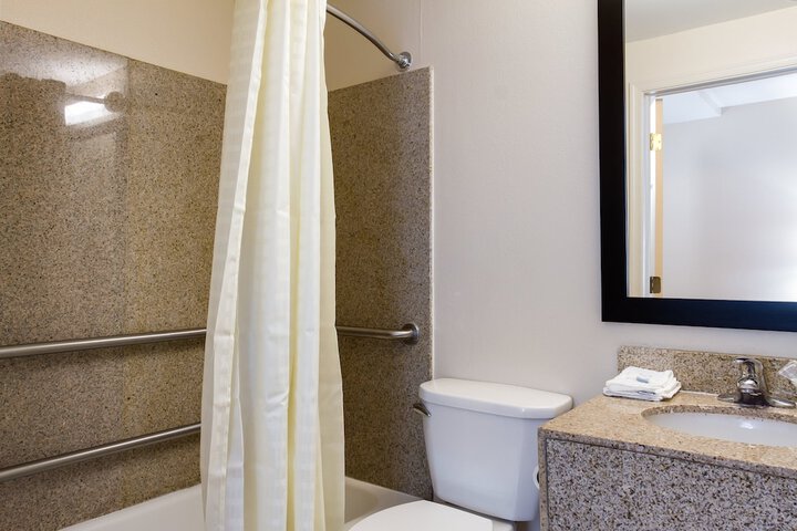 Room 14 of 25