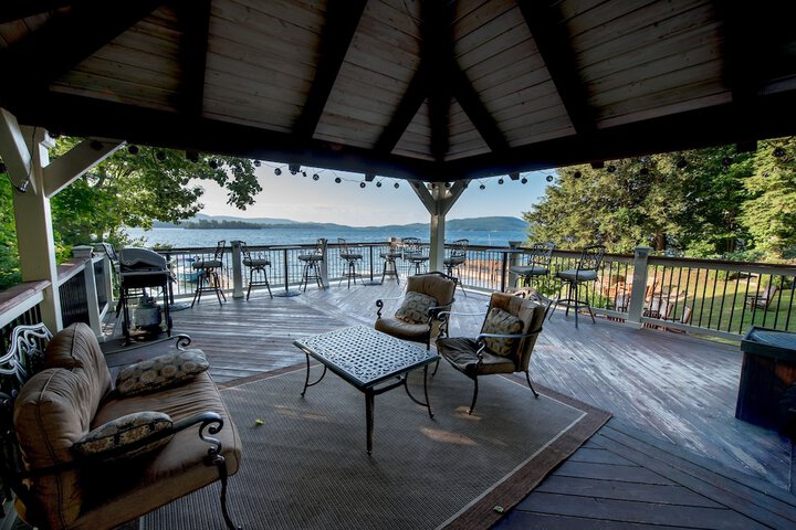 Sundeck 182 of 203