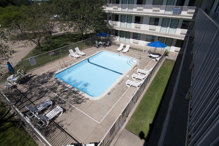 Motel 6 Roseville MN - Minneapolis North