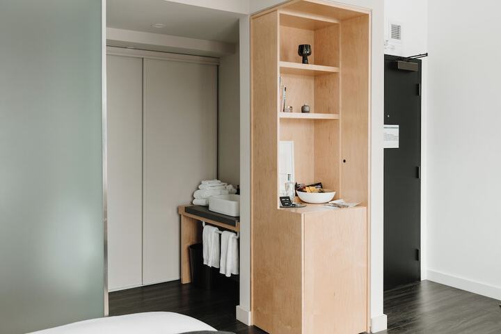 Room 33 of 45